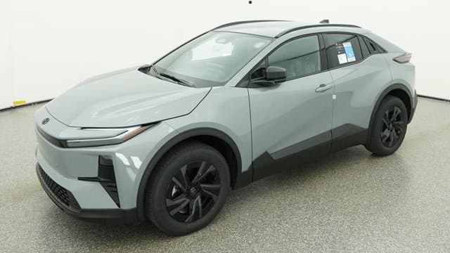 2027 Toyota C-HR SE — photo 1 of 52