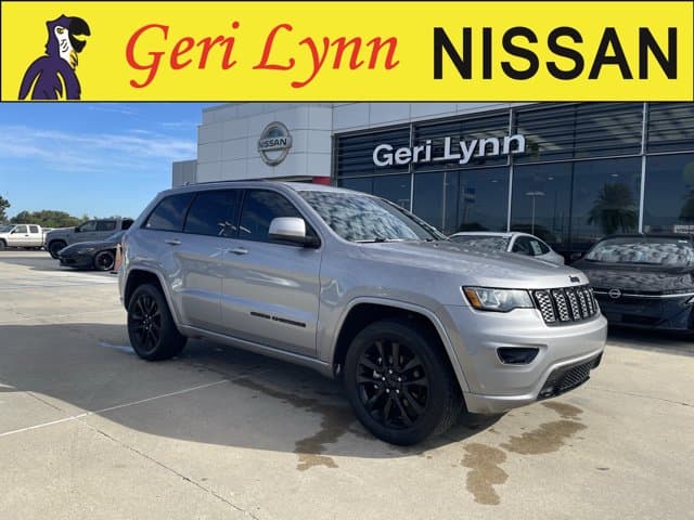 2020 Jeep Grand Cherokee Altitude — photo 1 of 19