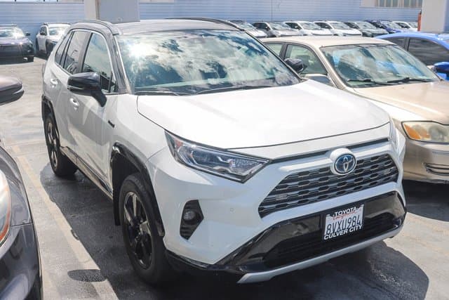 2021 Toyota RAV4 Hybrid XSE — photo 1 of 16