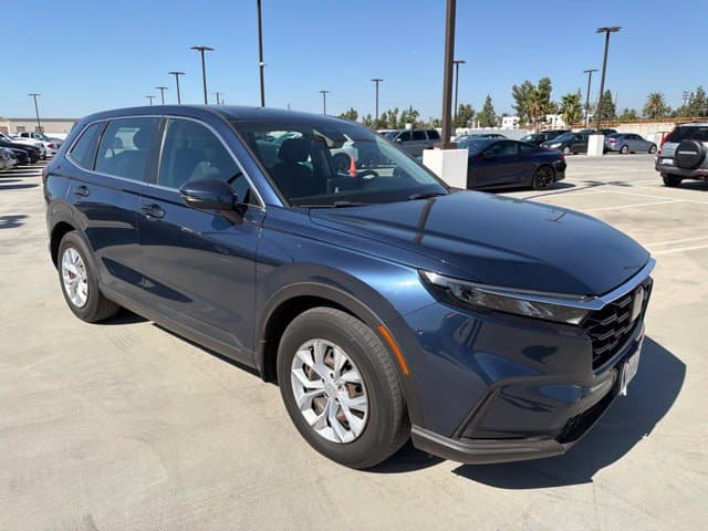 2023 Honda CR-V LX — photo 1 of 4