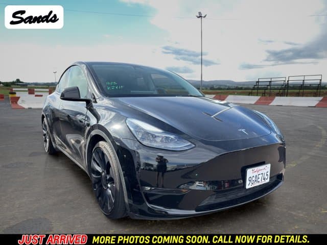 2023 Tesla Model Y Performance — photo 1 of 11