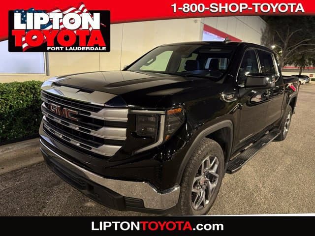 2024 GMC Sierra 1500 SLE — photo 1 of 3