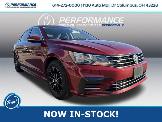 2017 Volkswagen Passat Base — photo 1 of 21