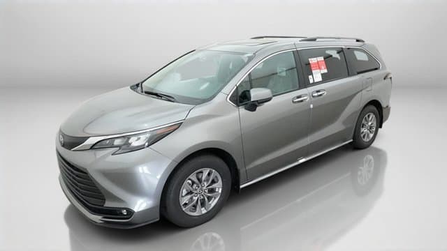 2026 Toyota Sienna XLE — photo 1 of 16