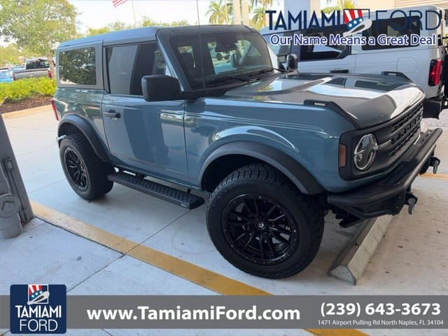 2022 Ford Bronco Base — photo 1 of 6