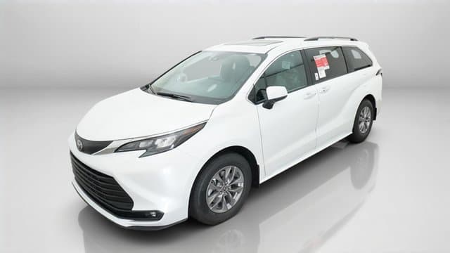 2026 Toyota Sienna XLE — photo 1 of 16