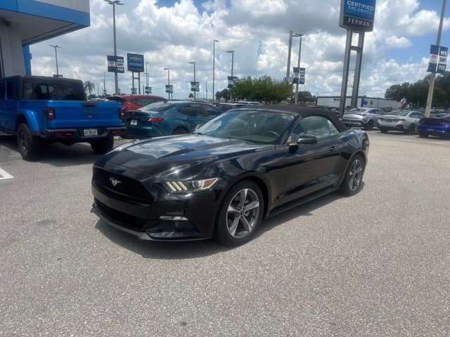 2015 Ford Mustang V6 — photo 1 of 17