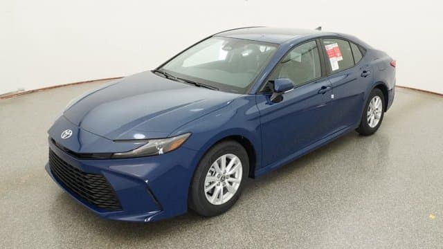 2026 Toyota Camry LE — photo 1 of 32