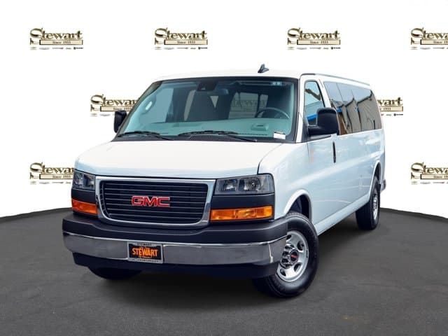2025 GMC Savana Passenger LT — photo 1 of 92