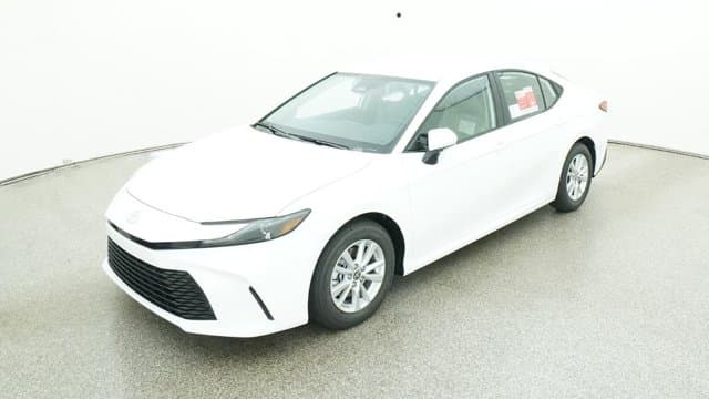 2026 Toyota Camry LE — photo 1 of 32