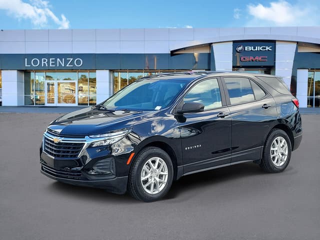 2024 Chevrolet Equinox LS — photo 1 of 32