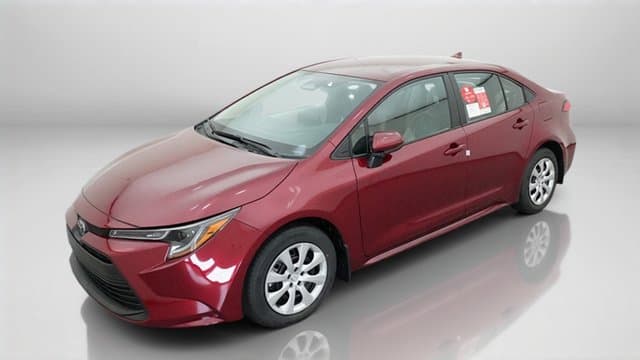 2027 Toyota Corolla LE — photo 1 of 16