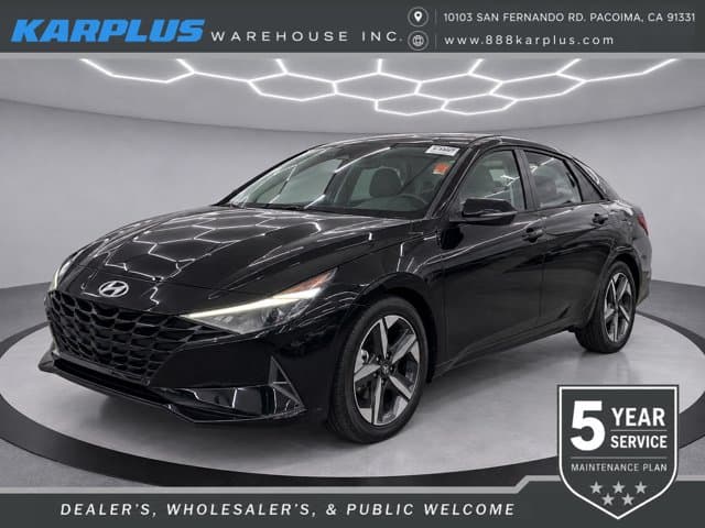 2023 Hyundai Elantra Base — photo 1 of 23