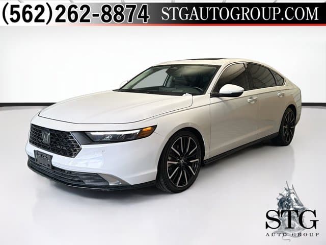 2023 Honda Accord Hybrid Touring — photo 1 of 17