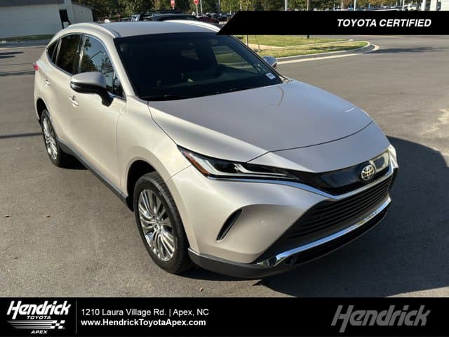 2022 Toyota Venza XLE — photo 1 of 34