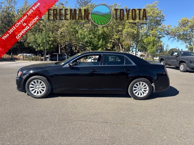 2013 Chrysler 300 Base — photo 1 of 10