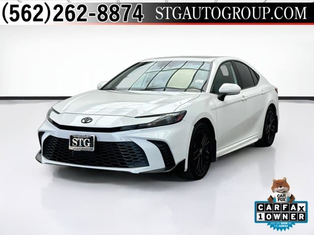 2026 Toyota Camry SE — photo 1 of 21