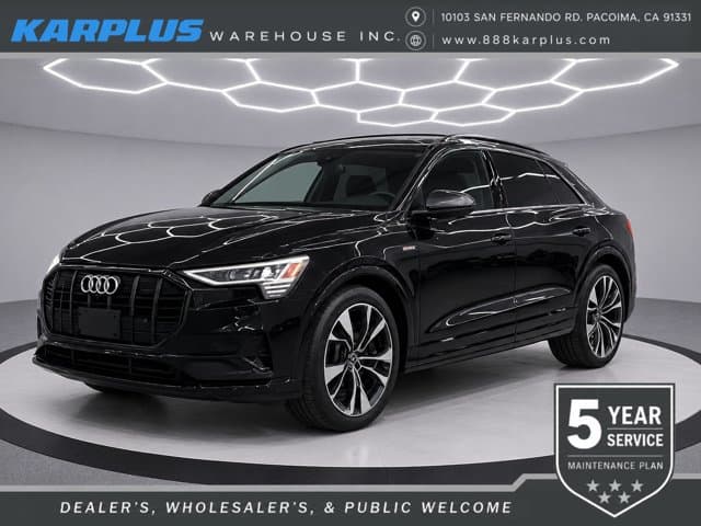 2022 Audi e-tron Premium — photo 1 of 4