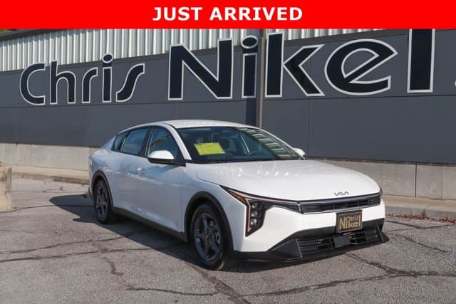 2026 Kia K4 LXS — photo 1 of 28
