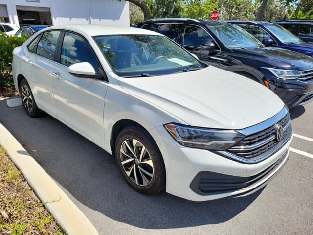 2023 Volkswagen Jetta Base — photo 1 of 4