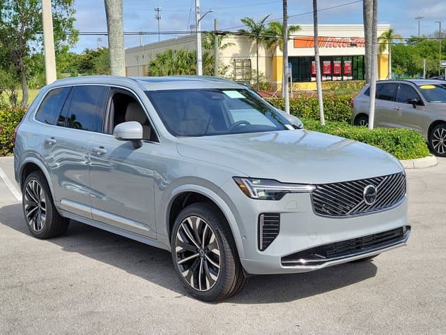2026 Volvo XC90 Plug-In Hybrid Plus — photo 1 of 31