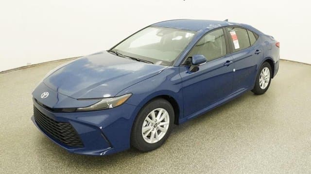 2026 Toyota Camry LE — photo 1 of 52