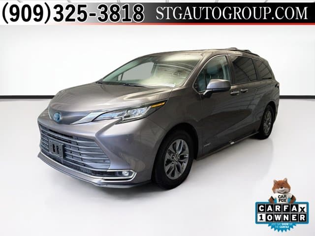 2021 Toyota Sienna XLE — photo 1 of 16