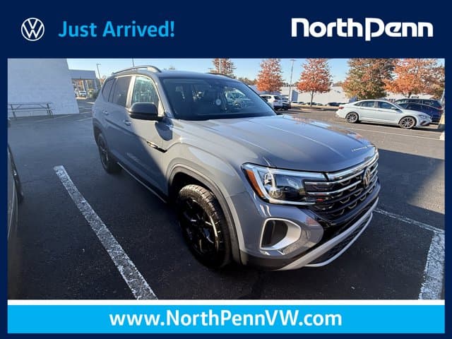 2024 Volkswagen Atlas 2.0T Peak Edition SE w/Technology — photo 1 of 9