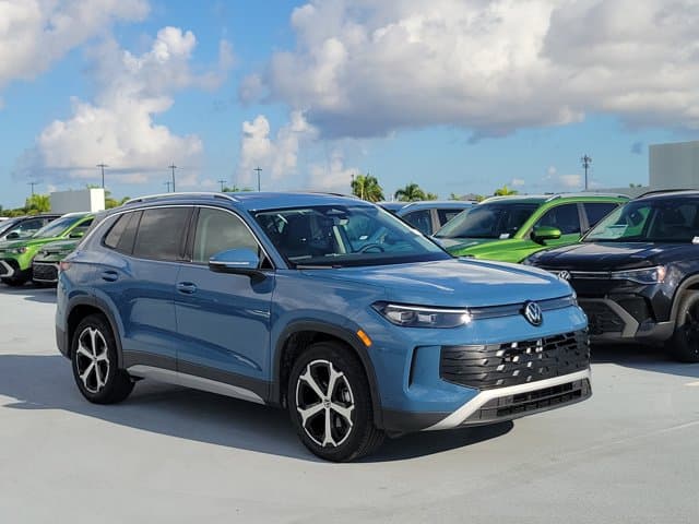 2026 Volkswagen Tiguan SE — photo 1 of 31