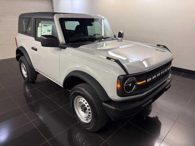 2026 Ford Bronco Base — photo 1 of 34