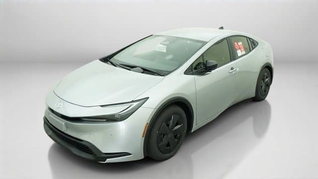 2027 Toyota Prius LE — photo 1 of 46