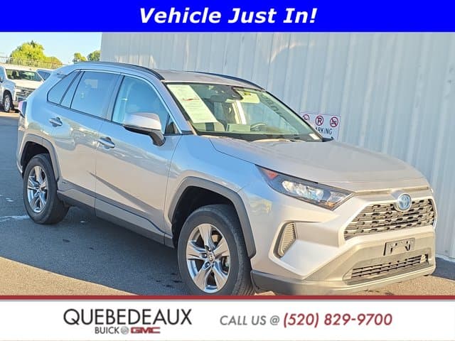 2022 Toyota RAV4 Hybrid LE — photo 1 of 17