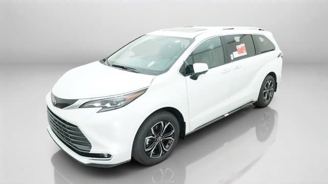 2026 Toyota Sienna Platinum — photo 1 of 46