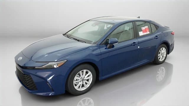 2026 Toyota Camry LE — photo 1 of 16