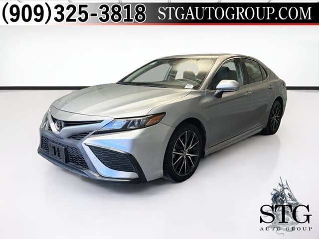 2022 Toyota Camry SE — photo 1 of 16