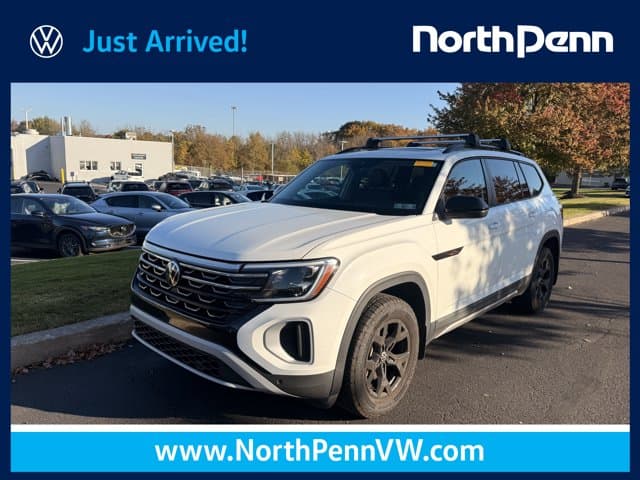 2024 Volkswagen Atlas 2.0T Peak Edition SE w/Technology — photo 1 of 11