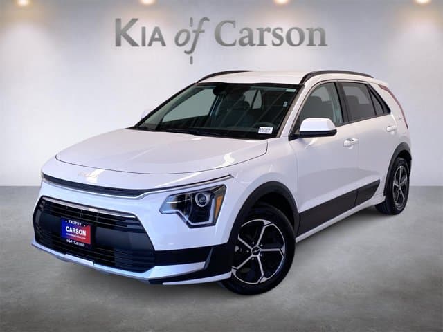 2025 Kia Niro LX — photo 1 of 33