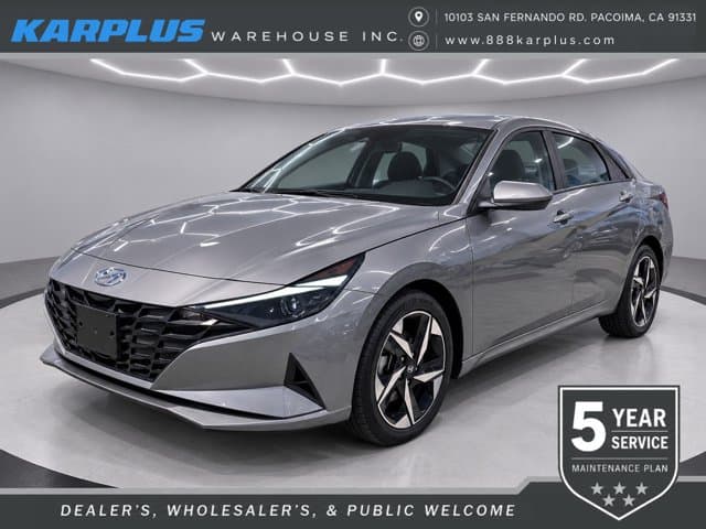 2023 Hyundai Elantra Base — photo 1 of 23