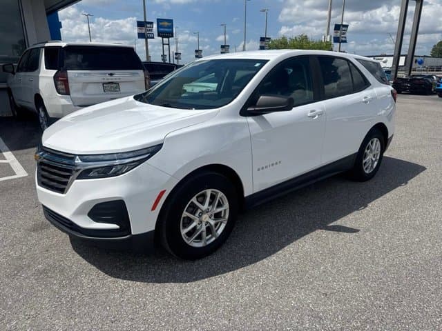 2024 Chevrolet Equinox LS — photo 1 of 16