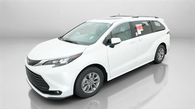 2026 Toyota Sienna XLE — photo 1 of 16