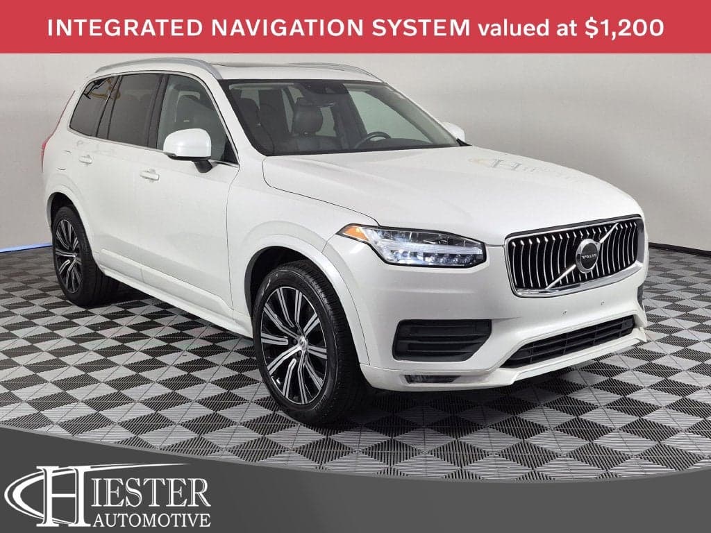 2020 Volvo XC90 Momentum — photo 1 of 5