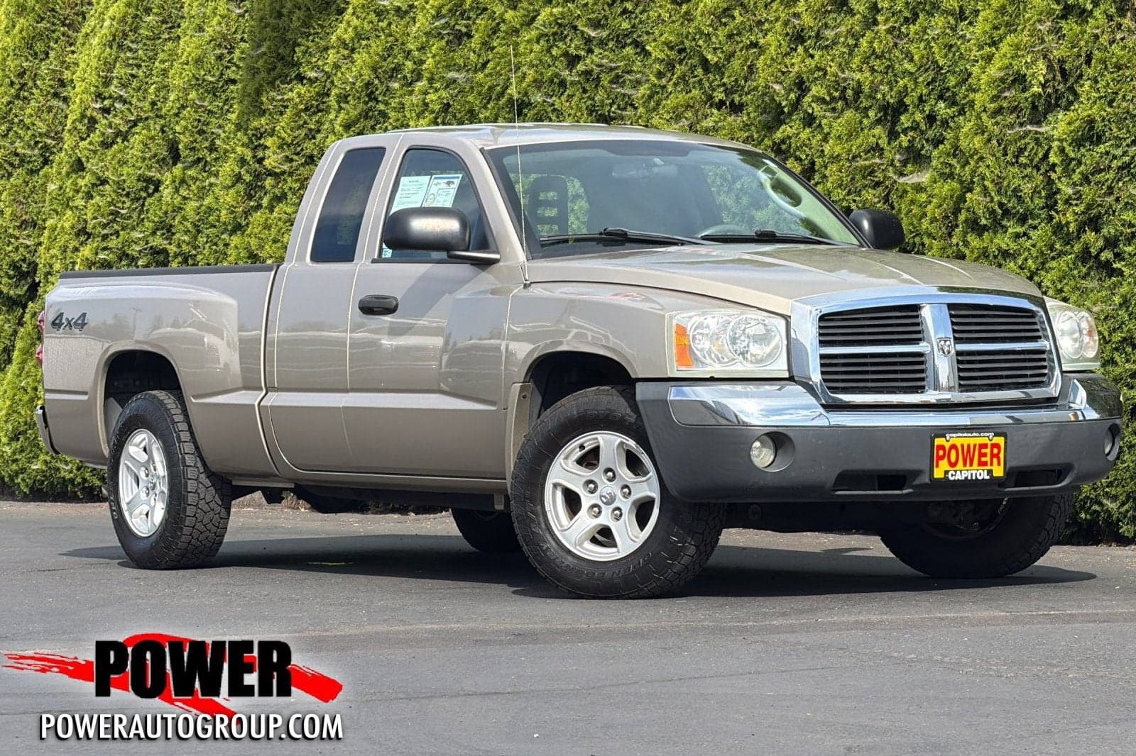 2005 Dodge Dakota SLT — photo 1 of 3