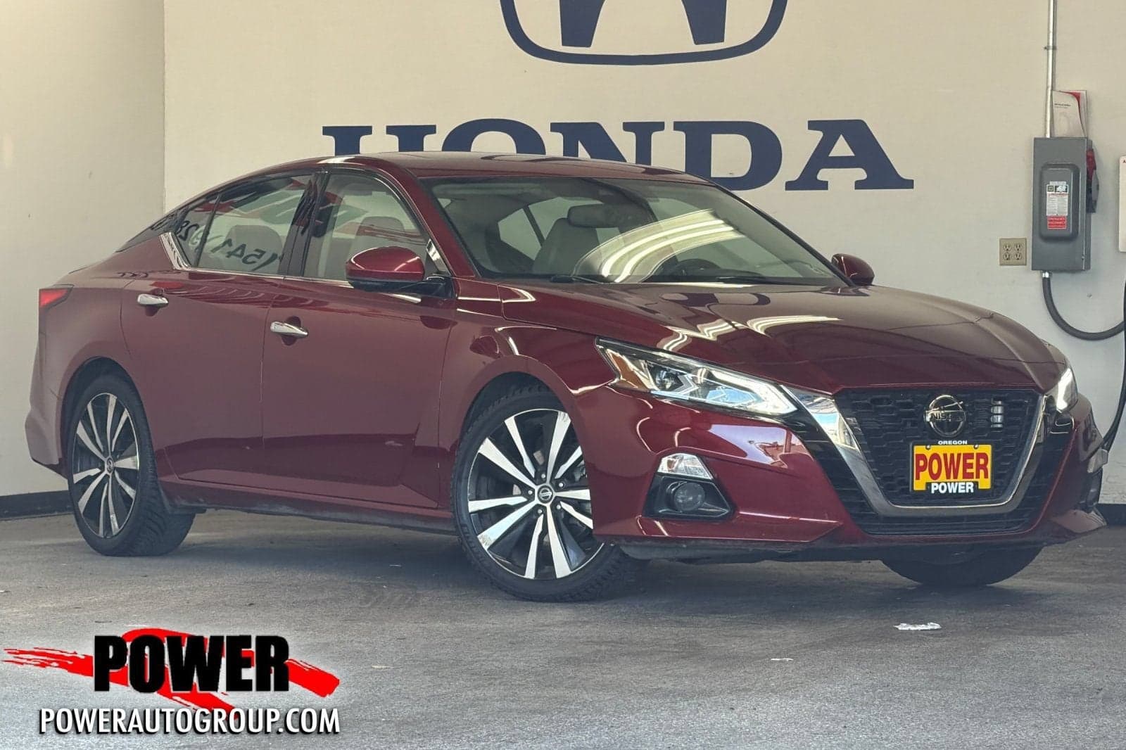 2019 Nissan Altima 2.5 Platinum — photo 1 of 28