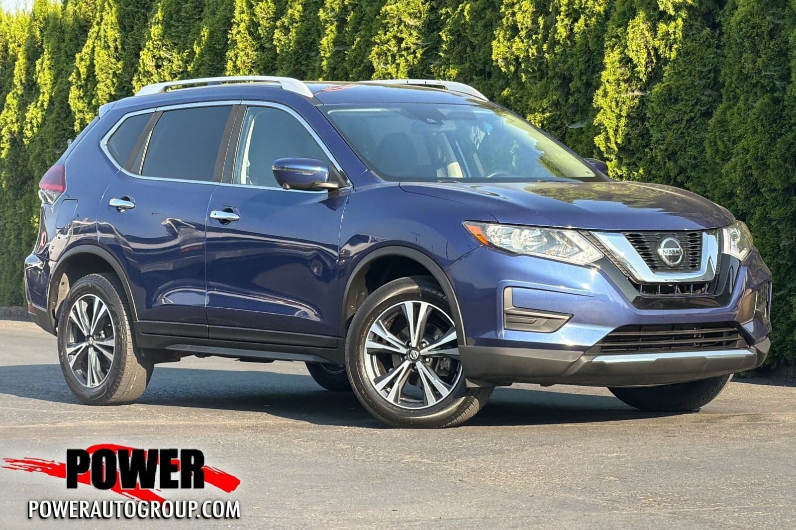 2020 Nissan Rogue SV — photo 1 of 30