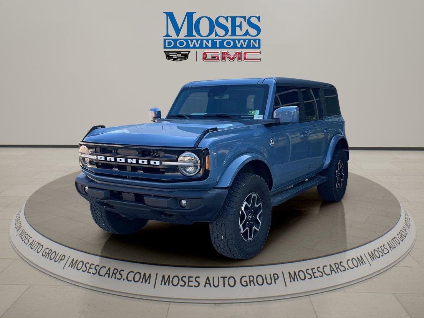 2023 Ford Bronco Outer Banks — photo 1 of 10