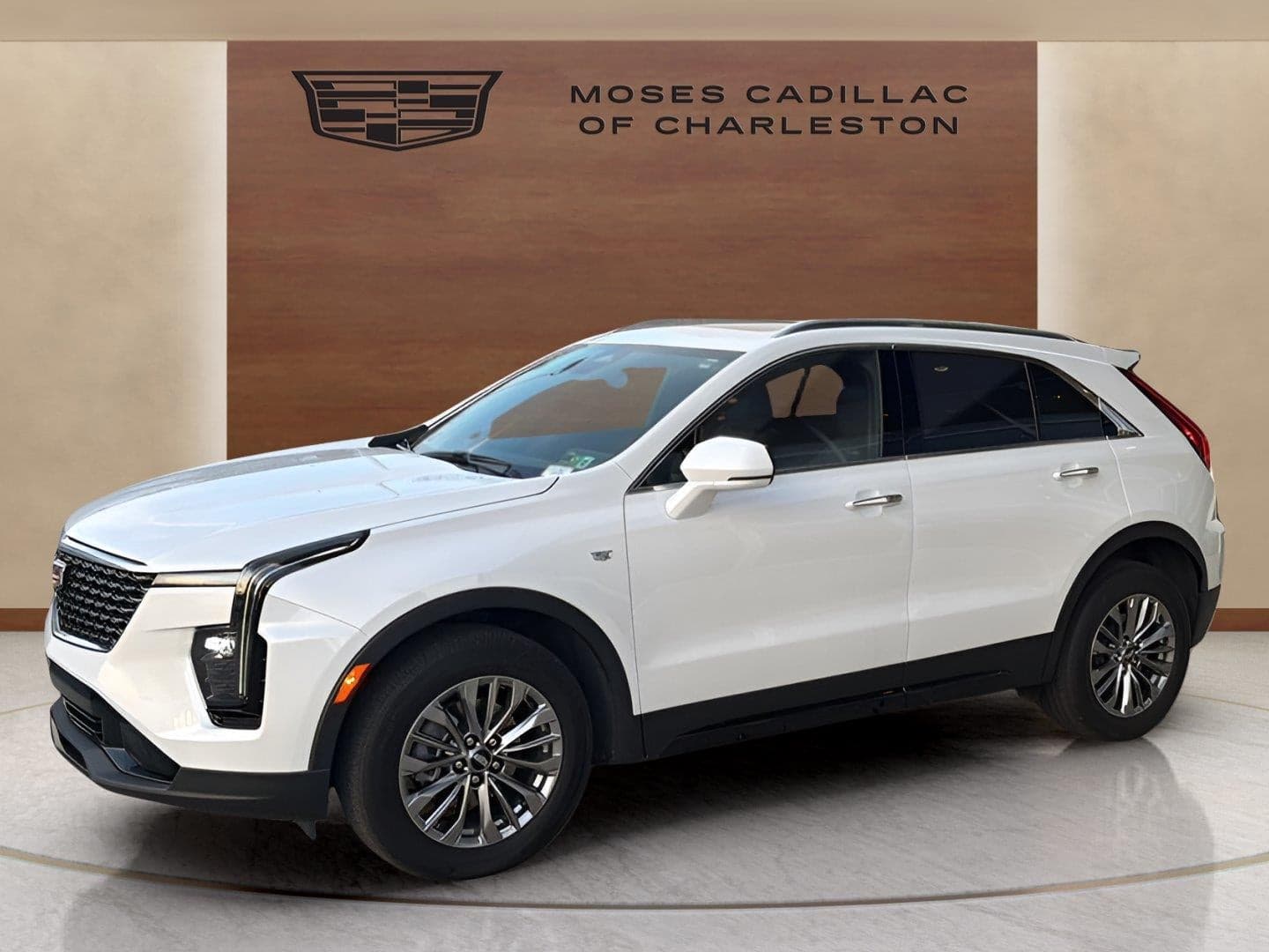 2024 Cadillac XT4 Base — photo 1 of 5