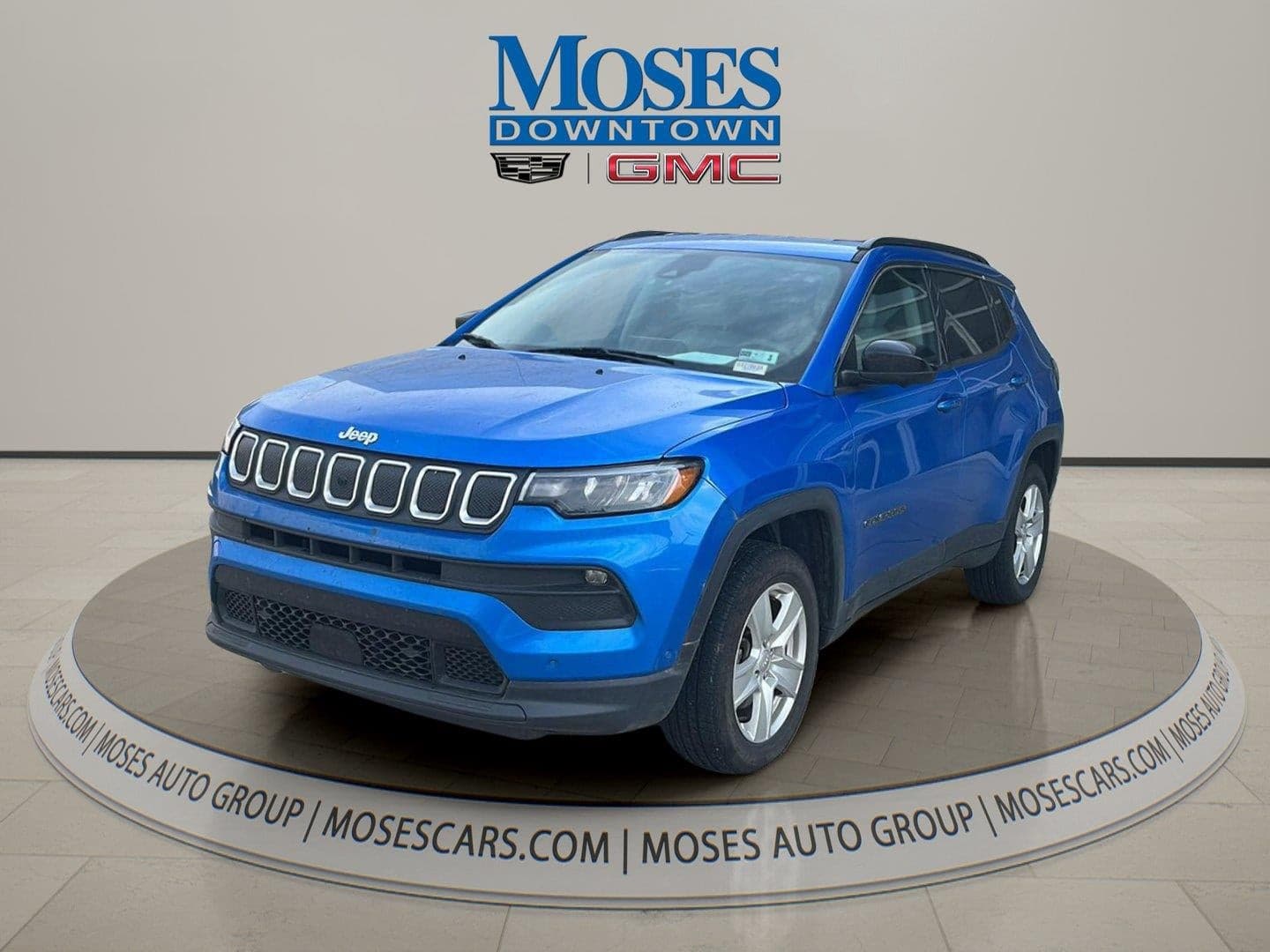 2022 Jeep Compass Latitude — photo 1 of 8