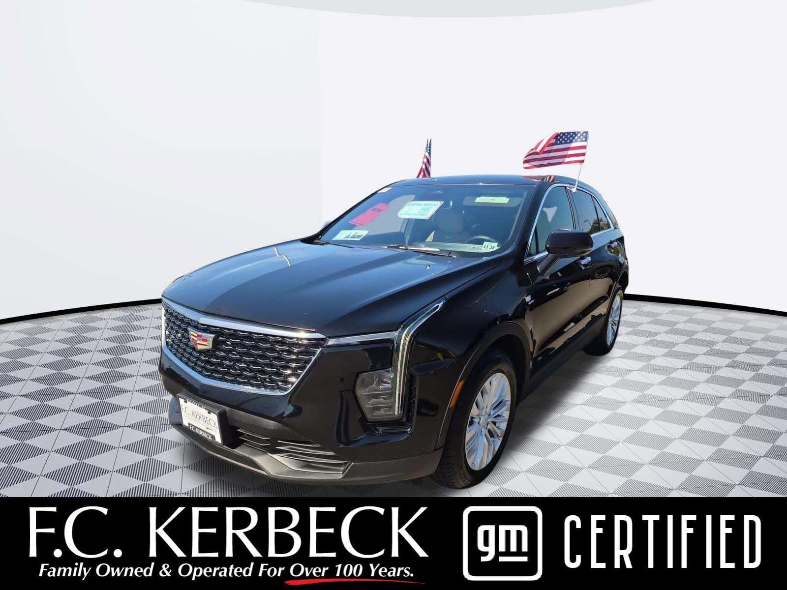 2024 Cadillac XT4 FWD Luxury — photo 1 of 5