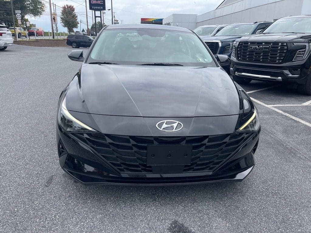 2021 Hyundai Elantra SEL — photo 1 of 5