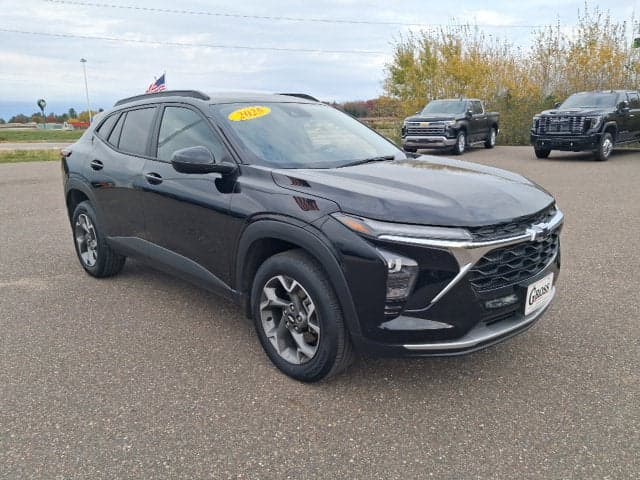 2025 Chevrolet Trax LT — photo 1 of 5